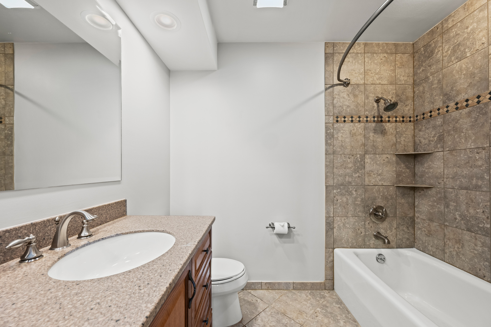 190 S Wood Dale Road Unit: 704