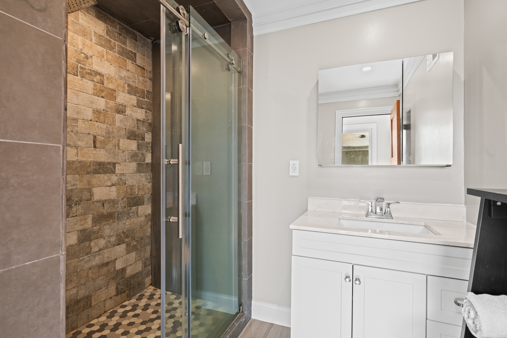 1130 N STRATFORD Road