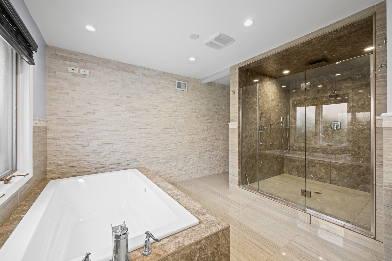 1130 N STRATFORD Road