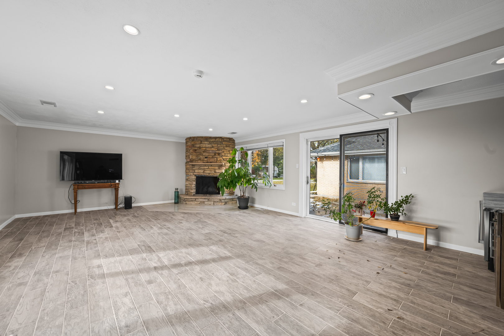 1130 N STRATFORD Road