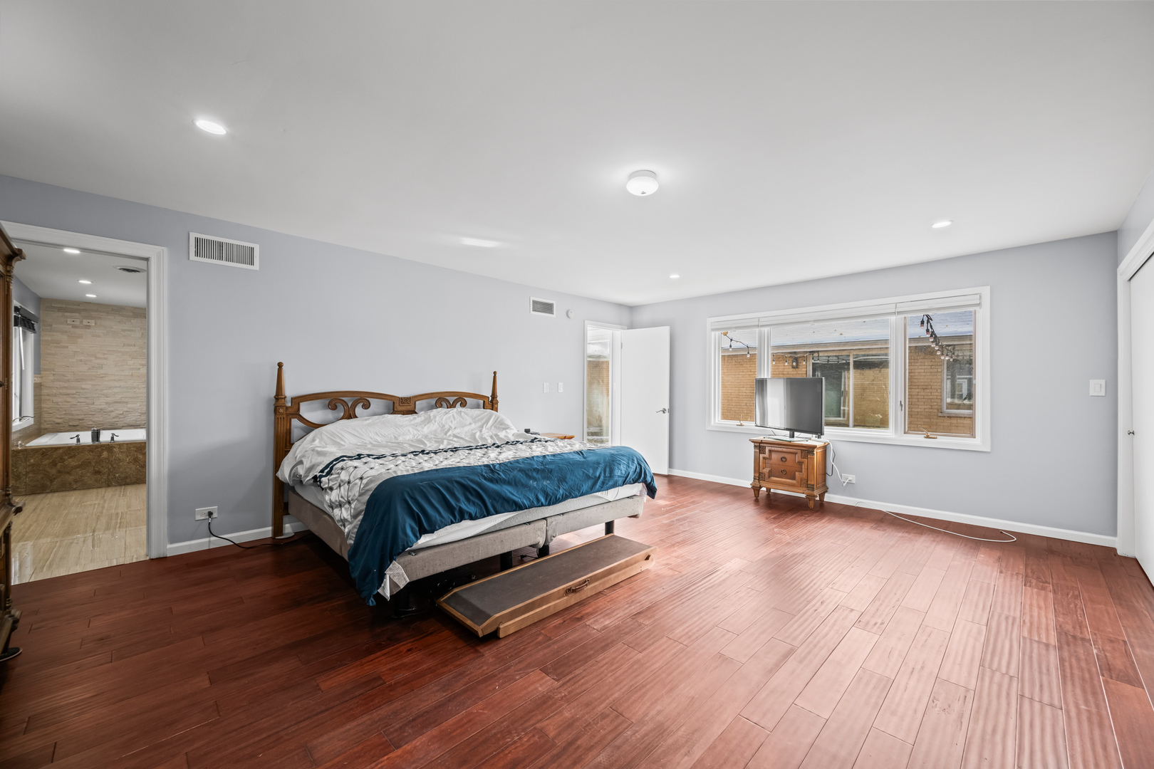 1130 N STRATFORD Road