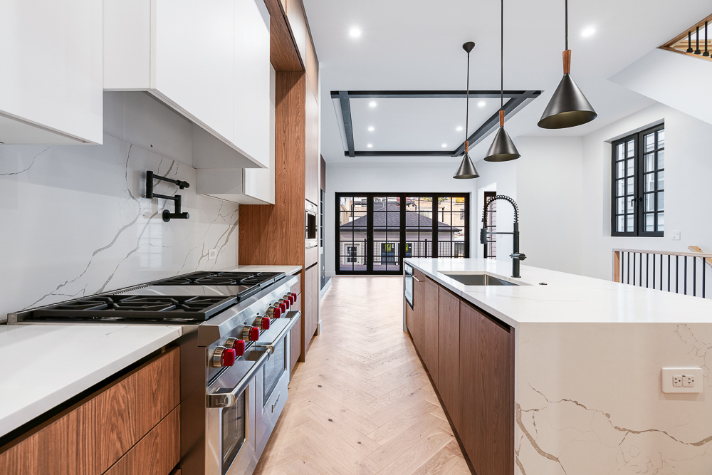 3446 N Oakley Avenue