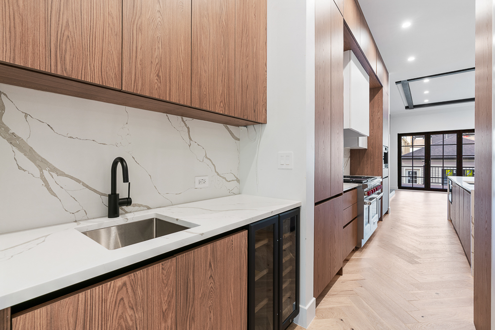 3446 N Oakley Avenue