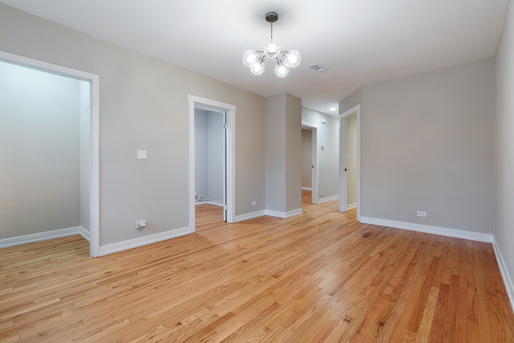 2432 W Carmen Avenue Unit: 1