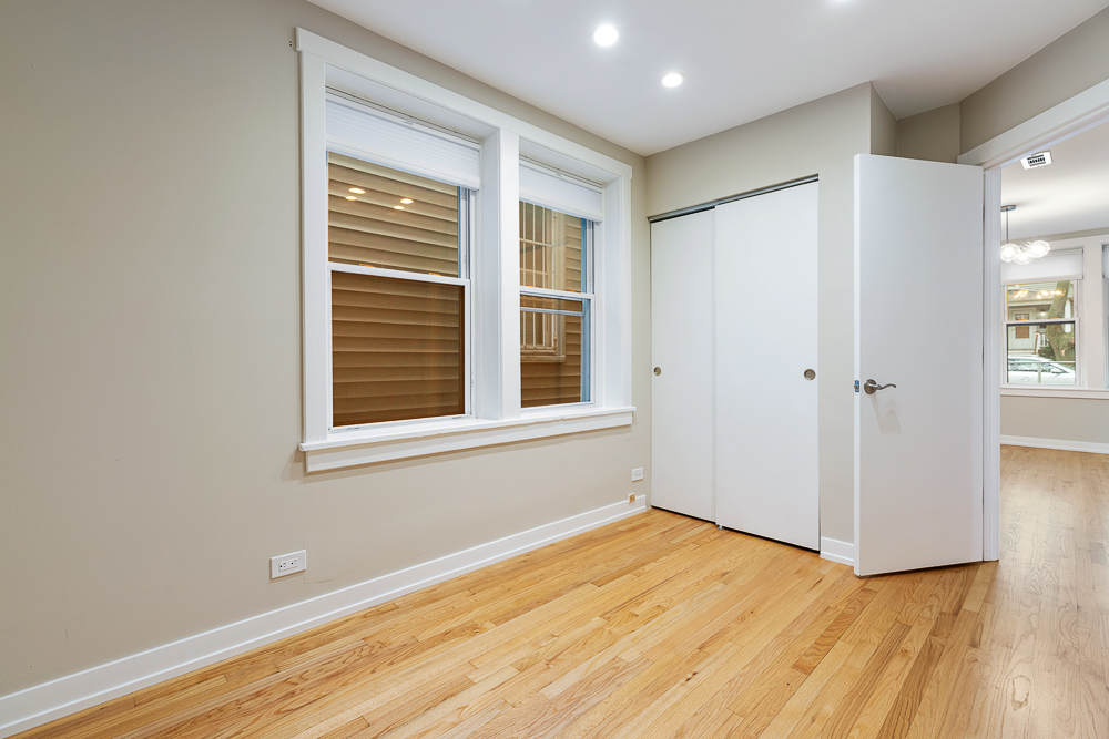 2432 W Carmen Avenue Unit: 1