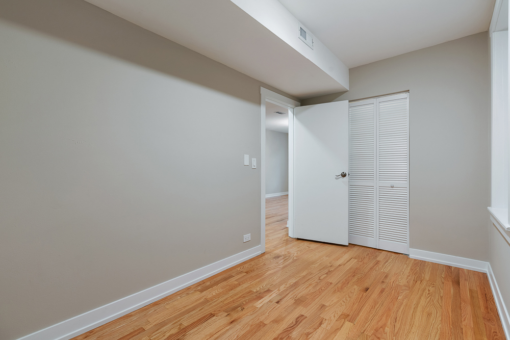 2432 W Carmen Avenue Unit: 1