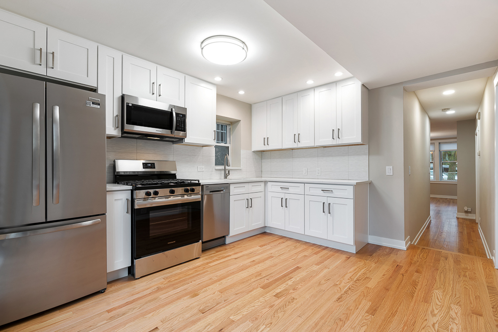2432 W Carmen Avenue Unit: 1