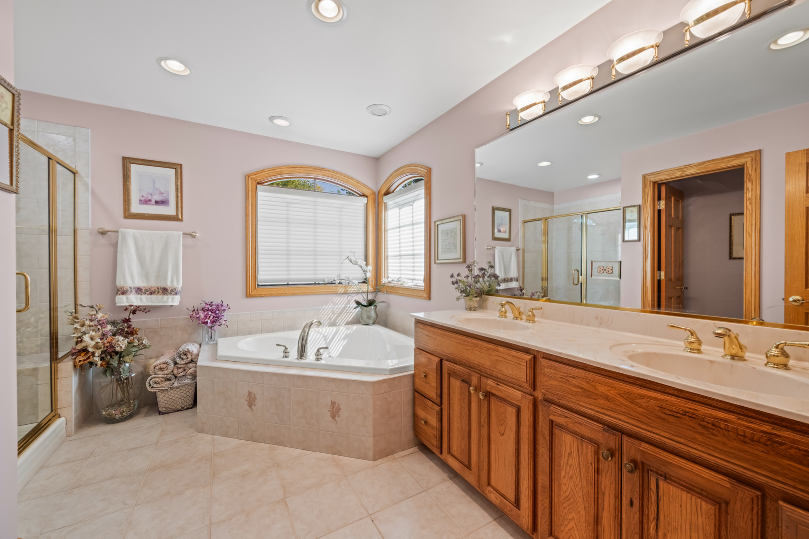 429 W KENILWORTH Avenue