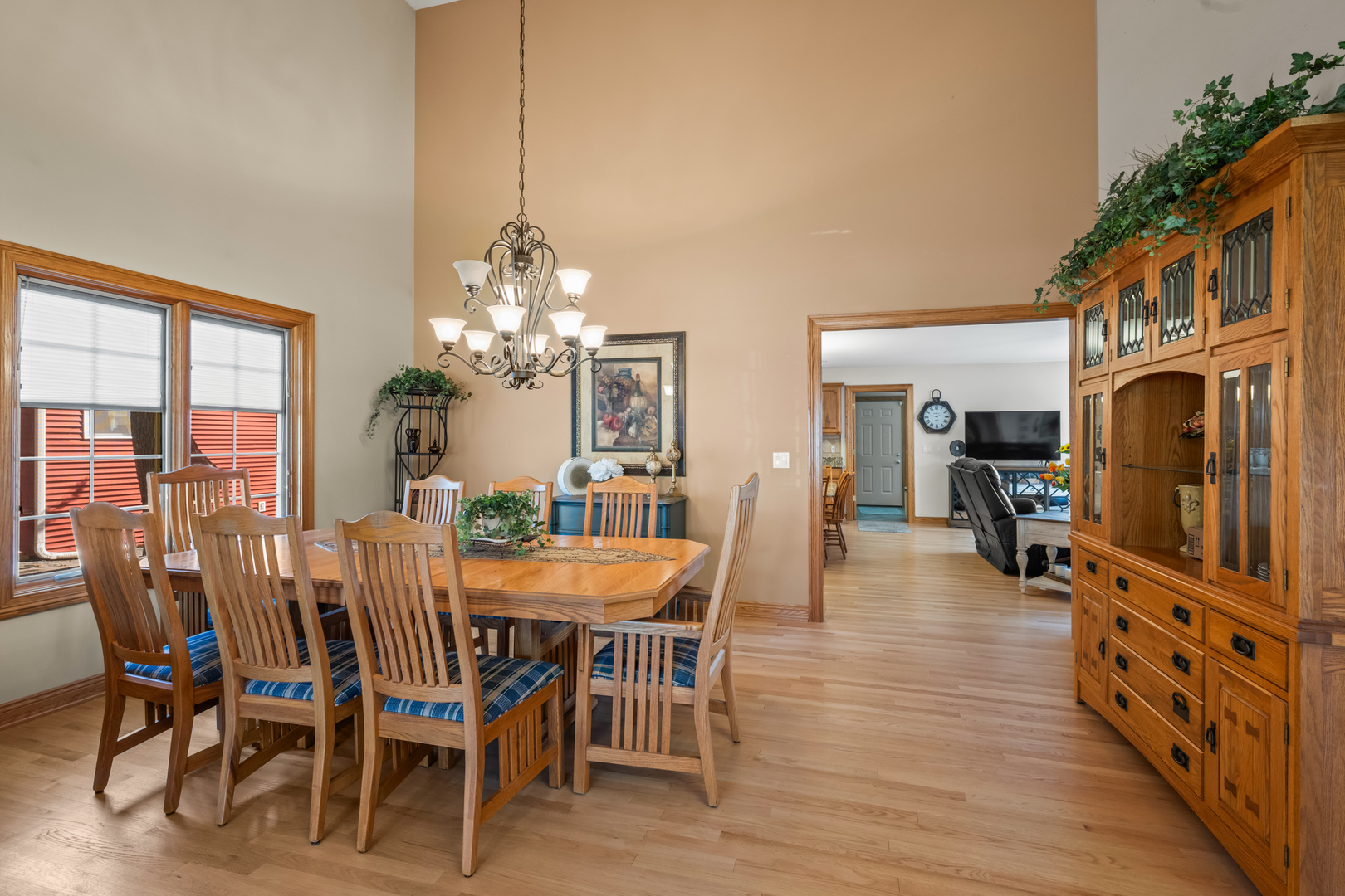 429 W KENILWORTH Avenue