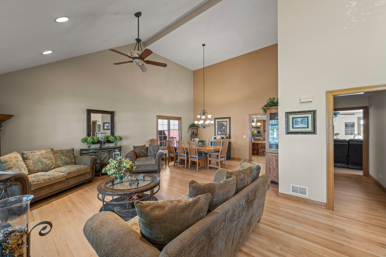 429 W KENILWORTH Avenue