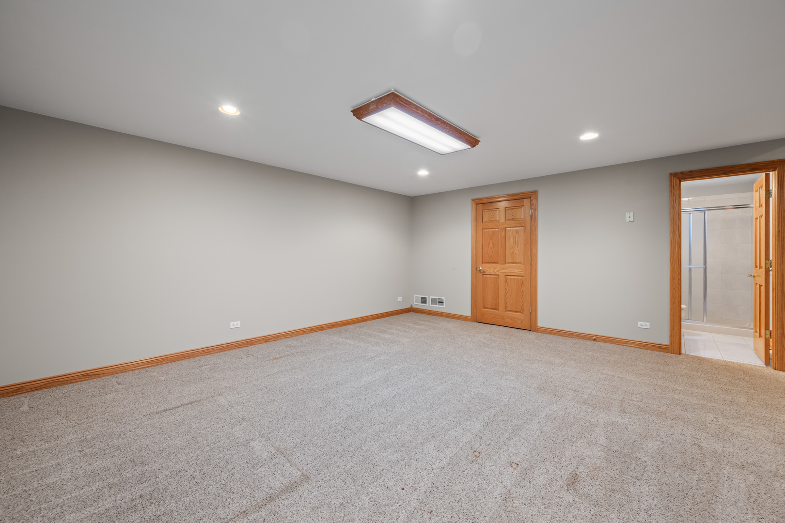 429 W KENILWORTH Avenue