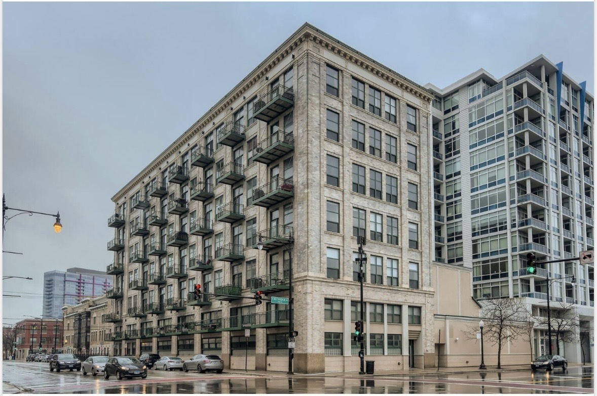 1801 S Michigan Avenue Unit: 302