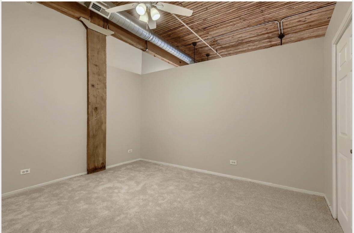 1801 S Michigan Avenue Unit: 302