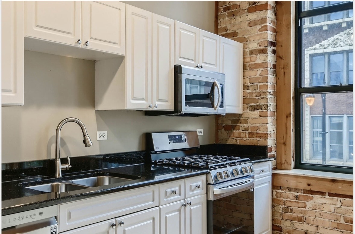 1801 S Michigan Avenue Unit: 302