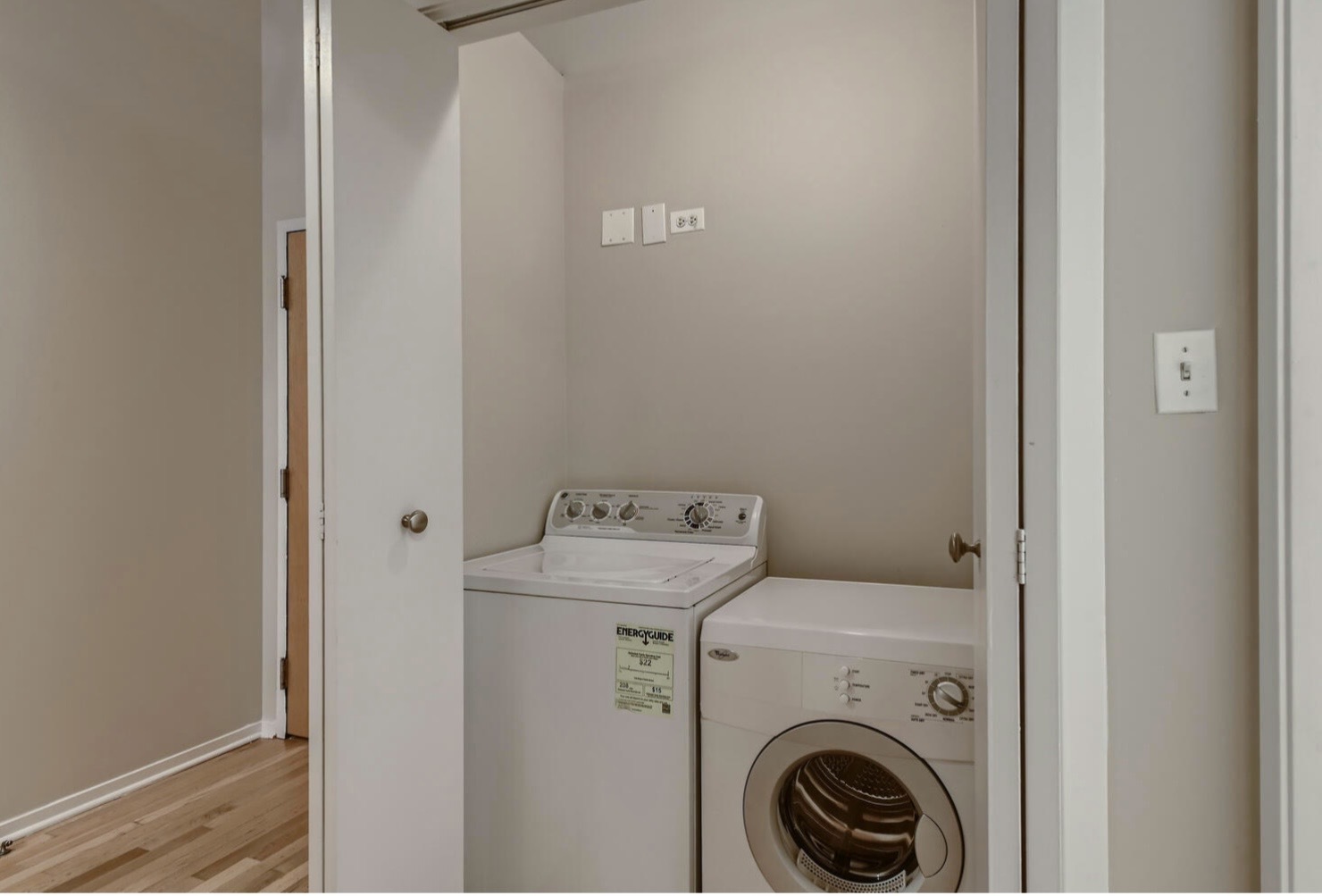 1801 S Michigan Avenue Unit: 302