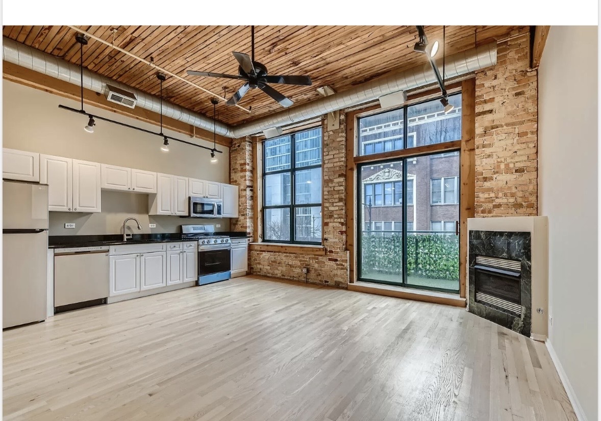 1801 S Michigan Avenue Unit: 302