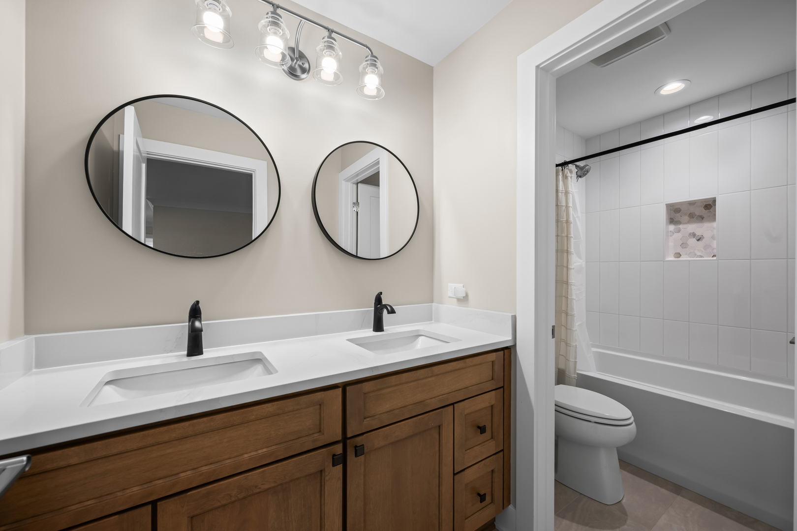 1222 N Walnut Avenue