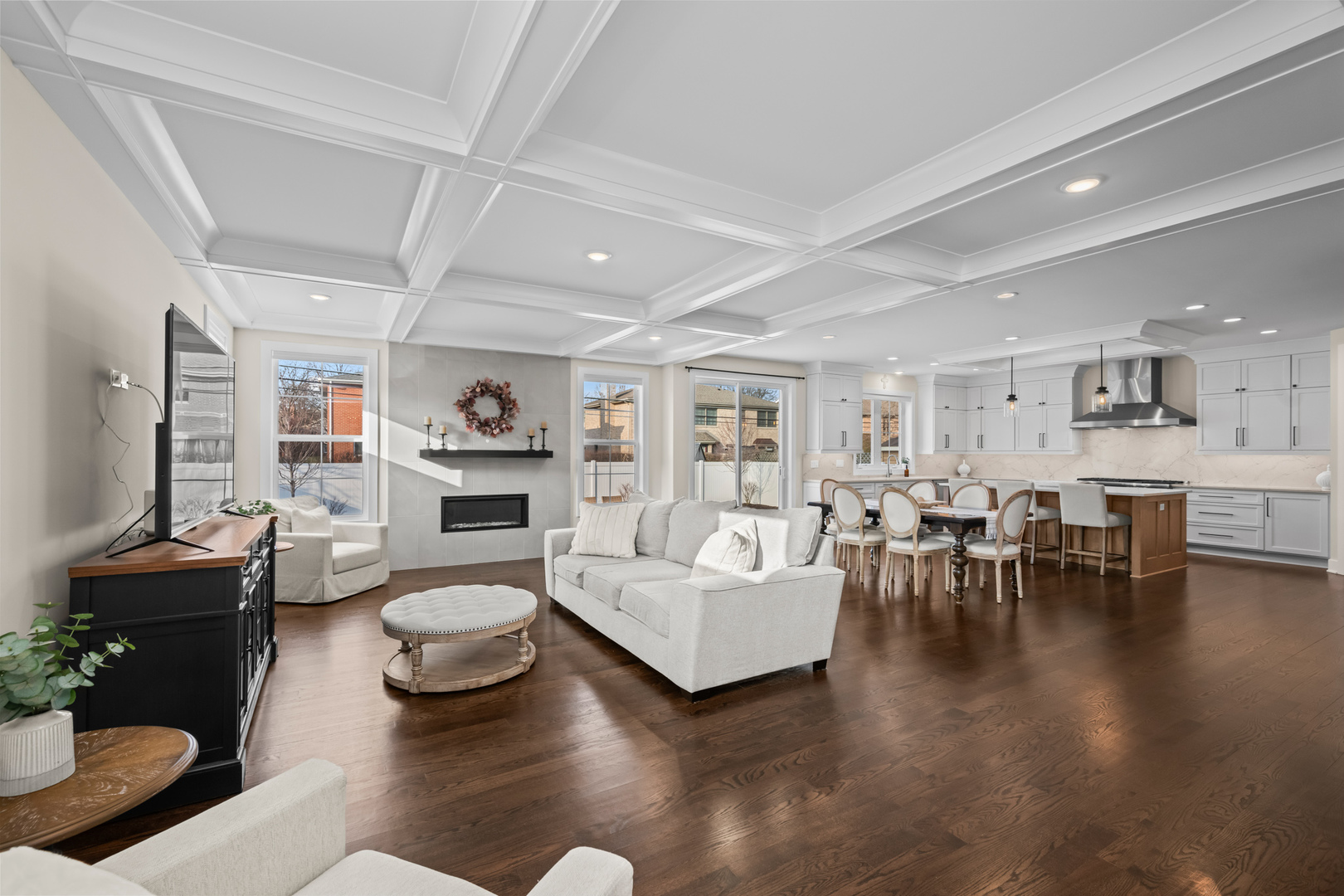 1222 N Walnut Avenue