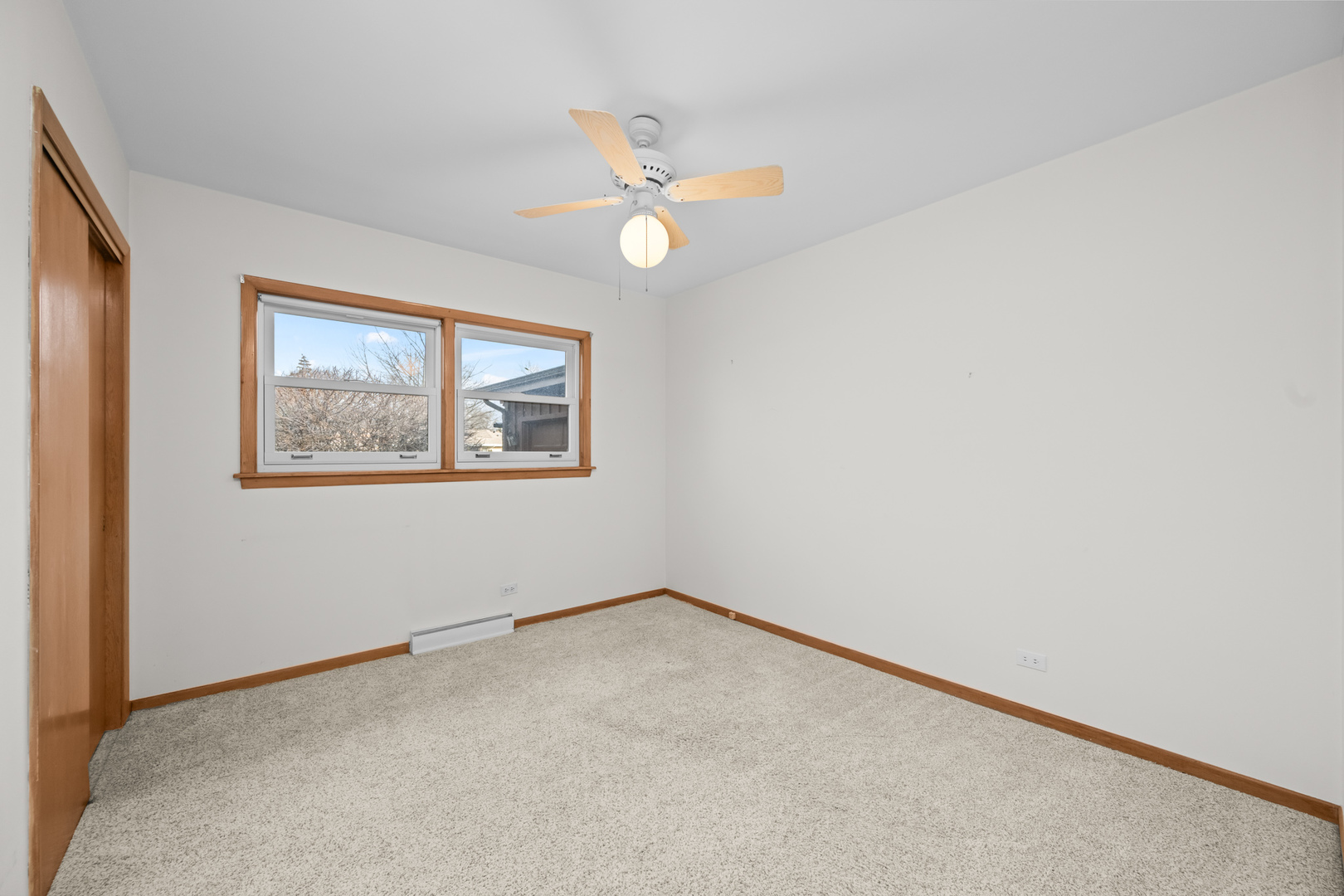 407 E Berkshire Lane