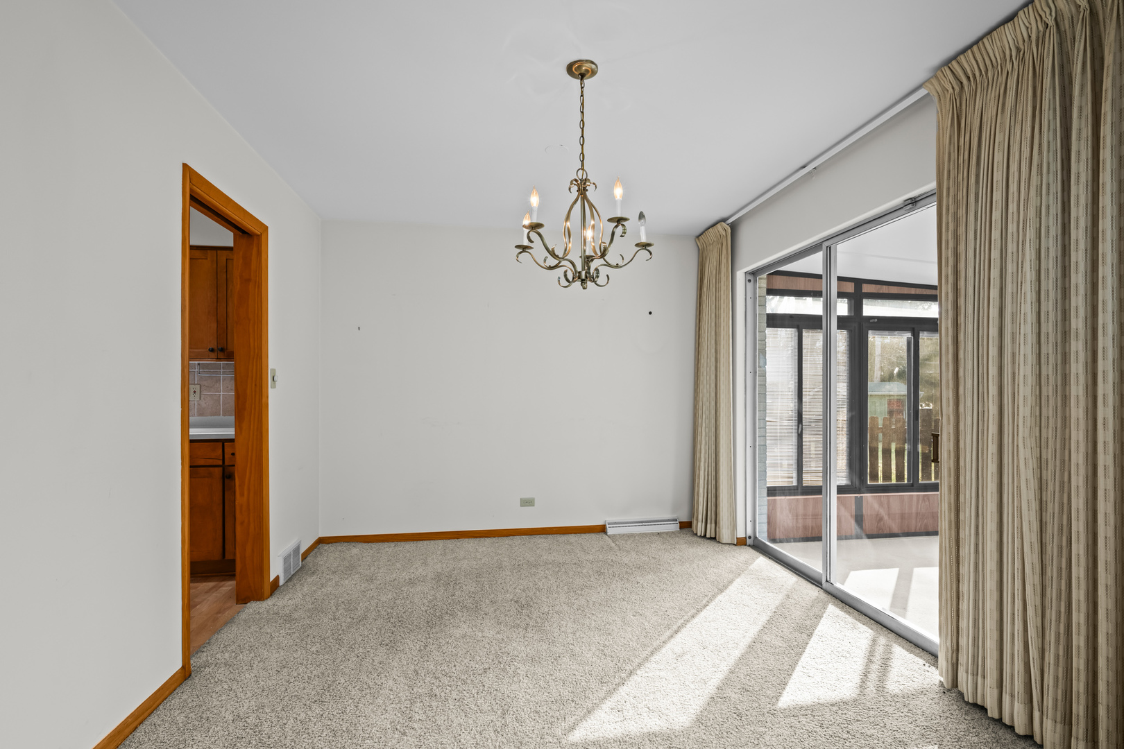 407 E Berkshire Lane