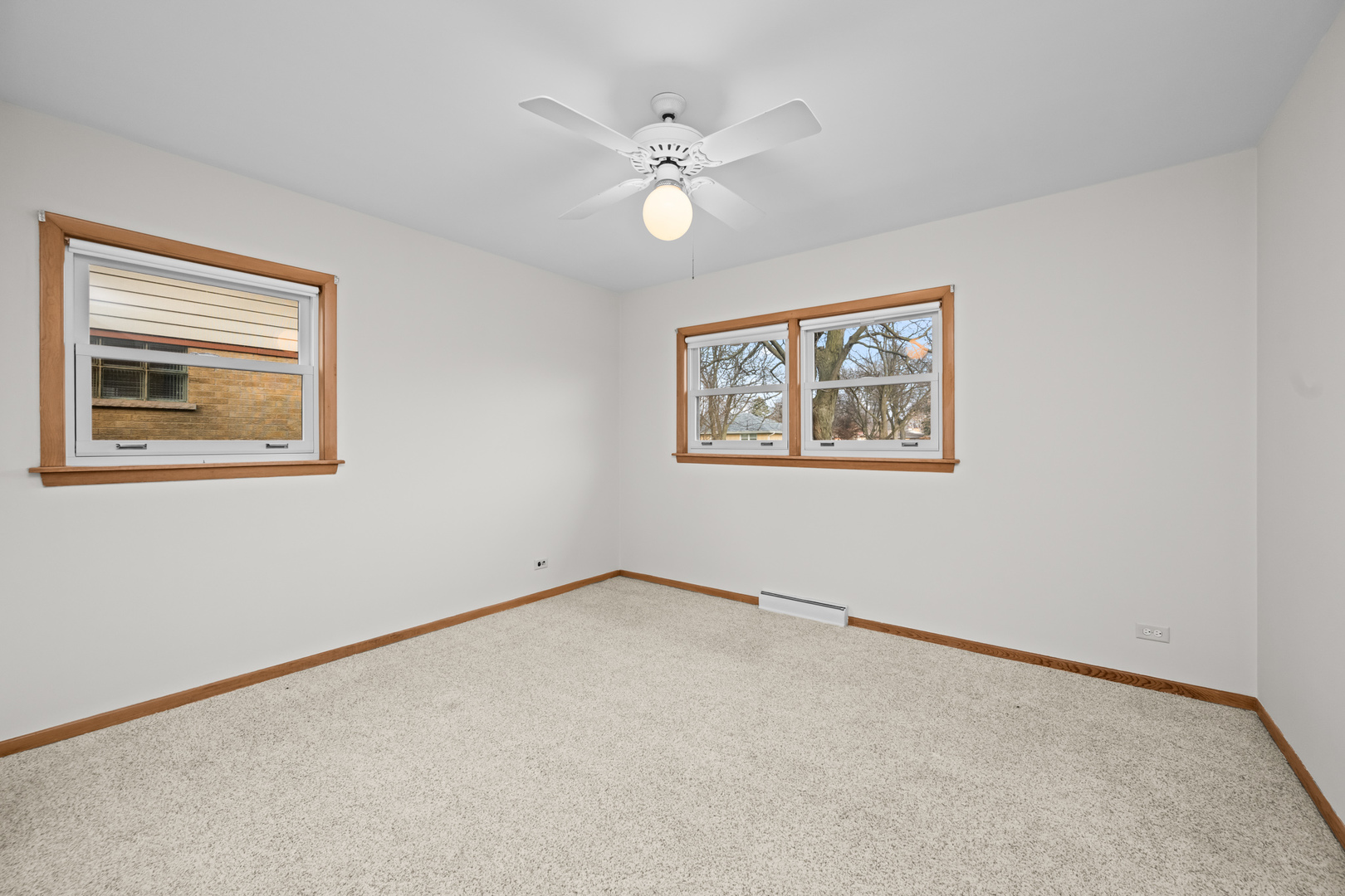 407 E Berkshire Lane