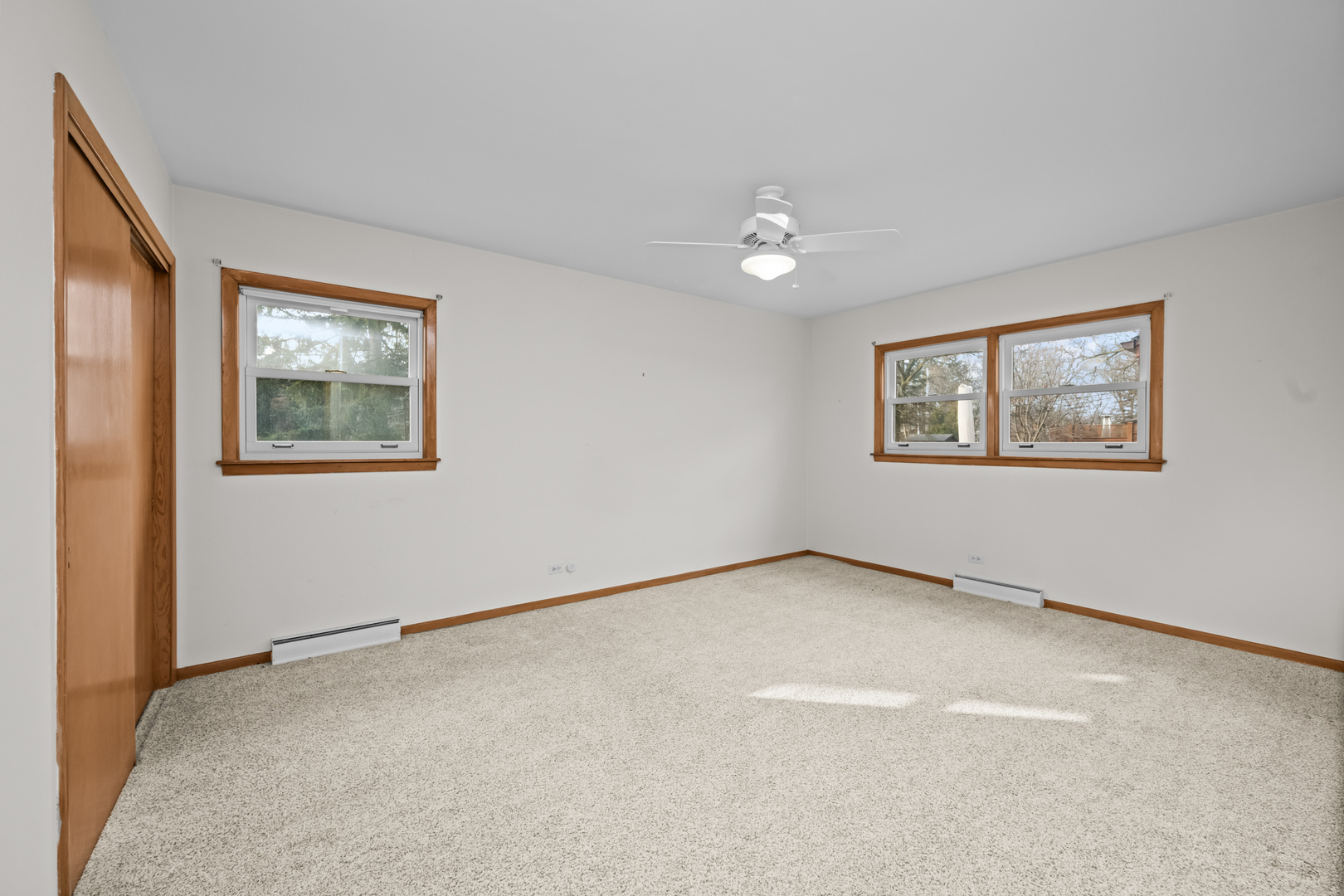 407 E Berkshire Lane