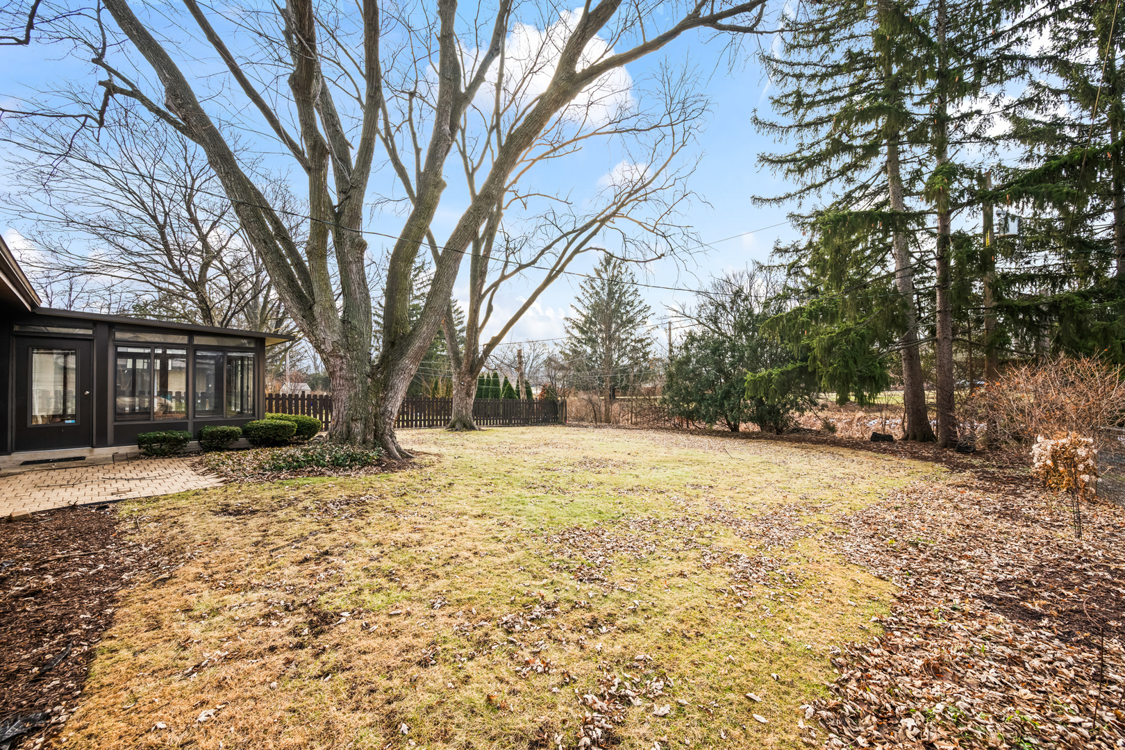 407 E Berkshire Lane