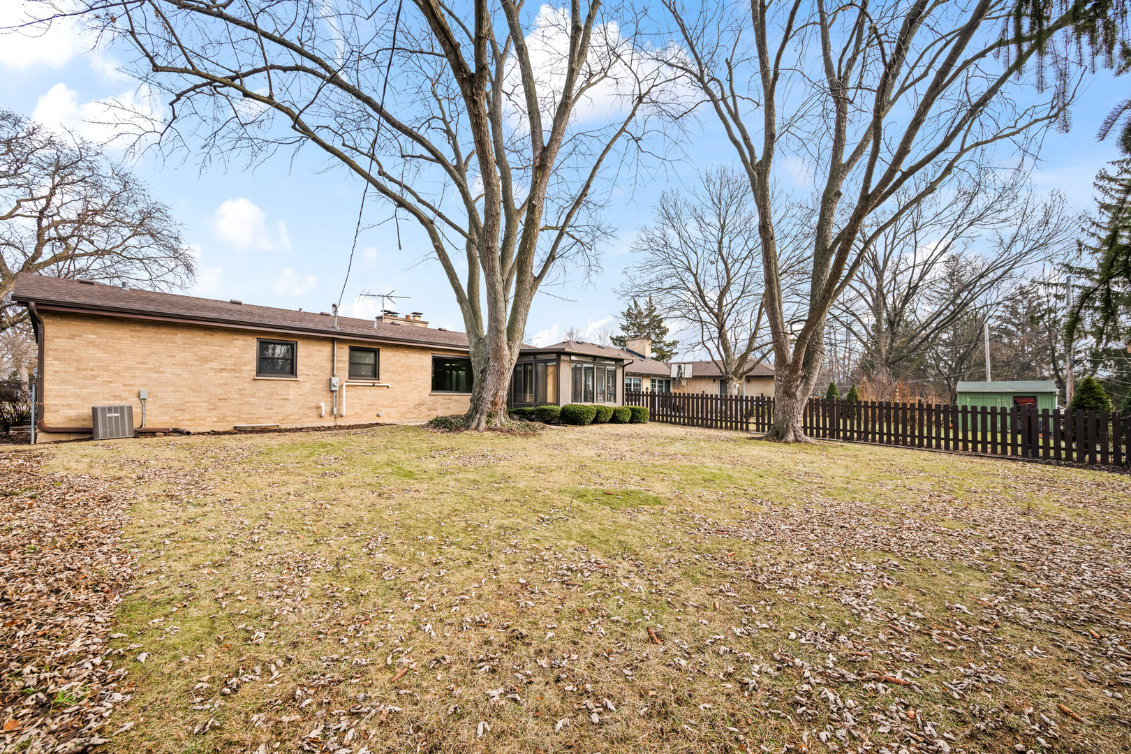 407 E Berkshire Lane