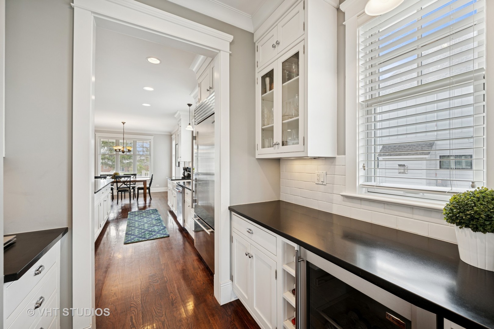 1605 N Chicago Avenue