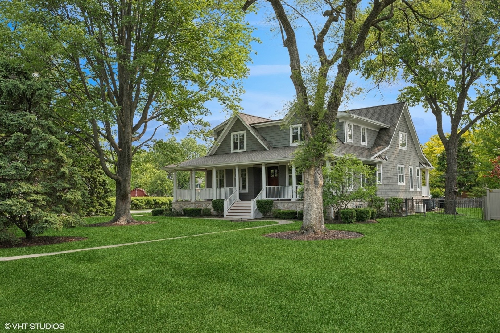 1605 N Chicago Avenue