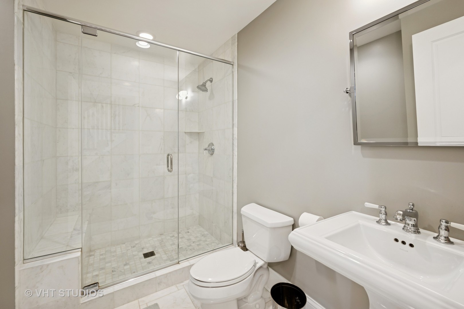 1605 N Chicago Avenue