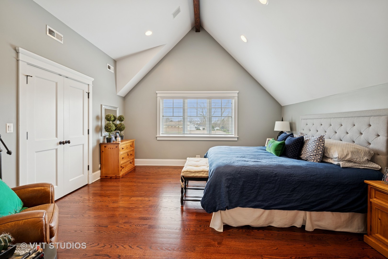 1605 N Chicago Avenue