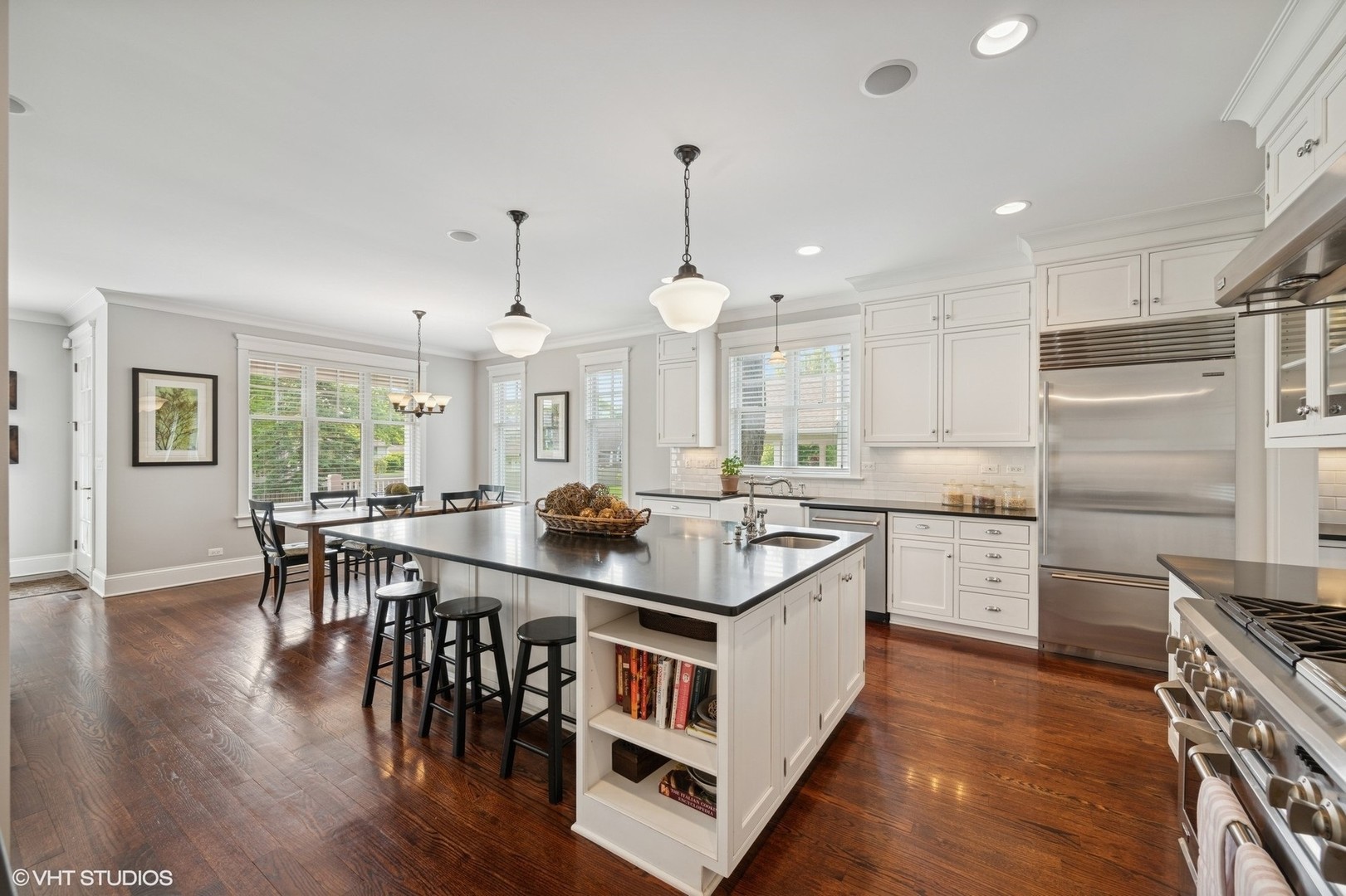 1605 N Chicago Avenue