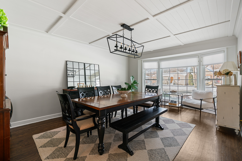 931 N Kennicott Avenue