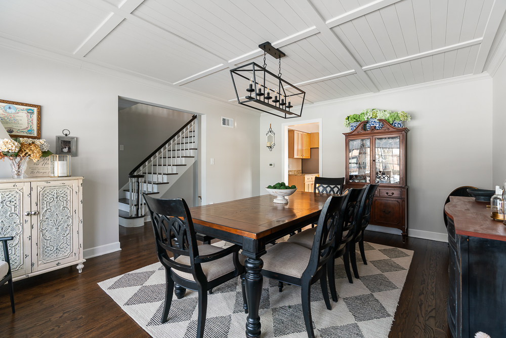 931 N Kennicott Avenue