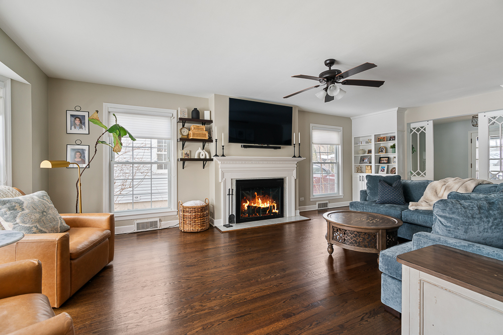 931 N Kennicott Avenue