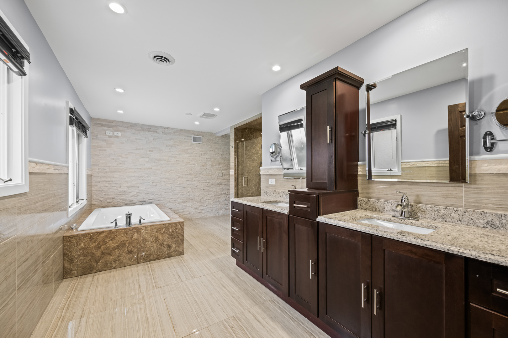 1130 N STRATFORD Road