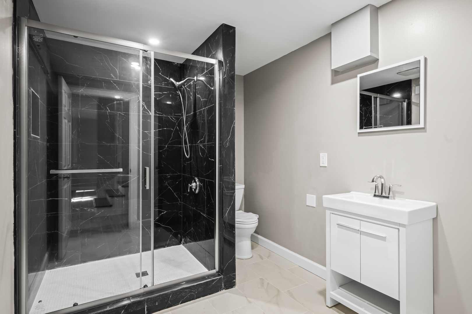 1130 N STRATFORD Road