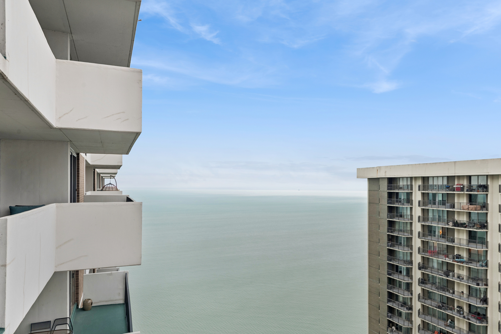 6033 N SHERIDAN Road Unit: 39L