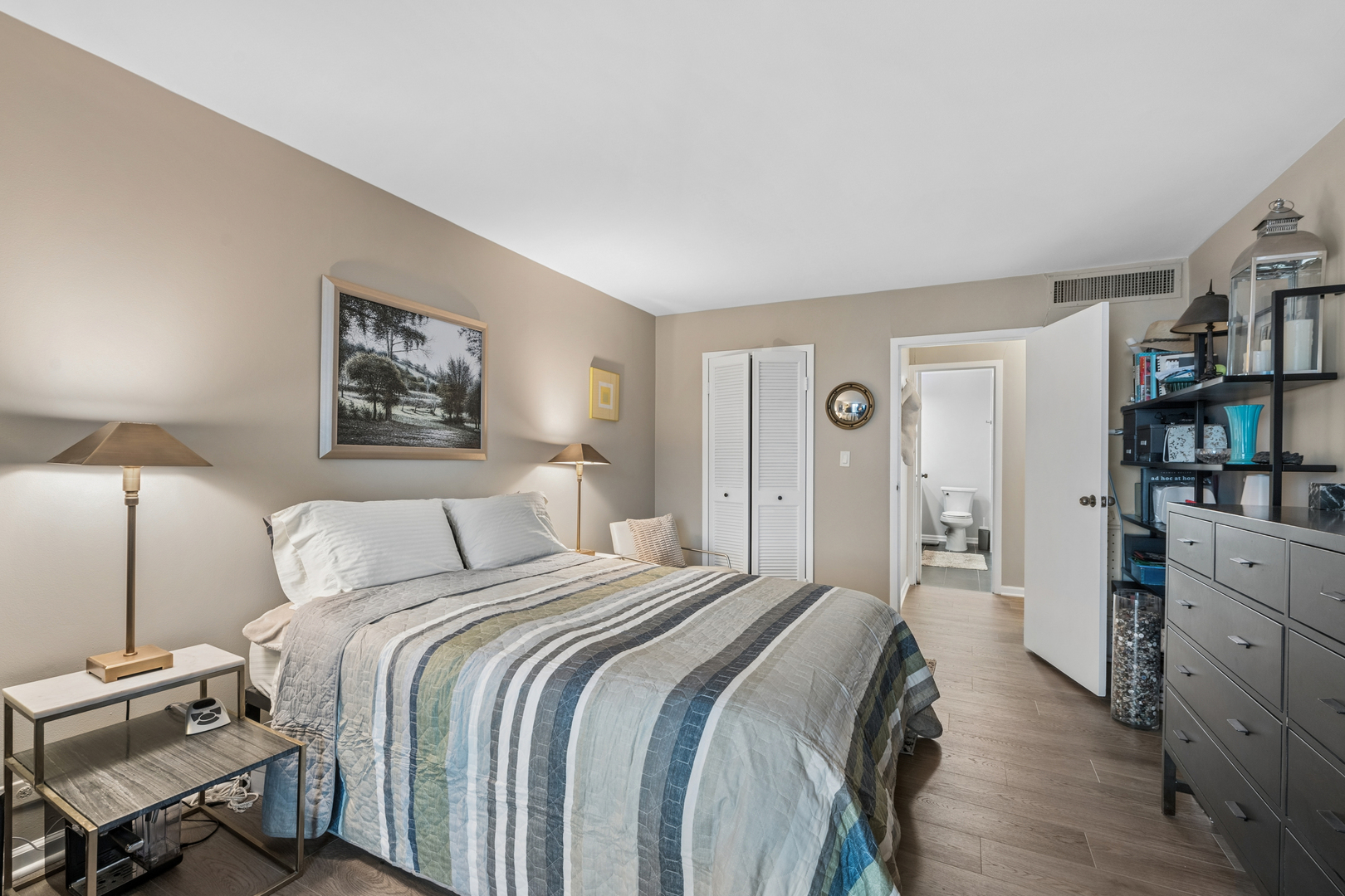 6033 N SHERIDAN Road Unit: 39L