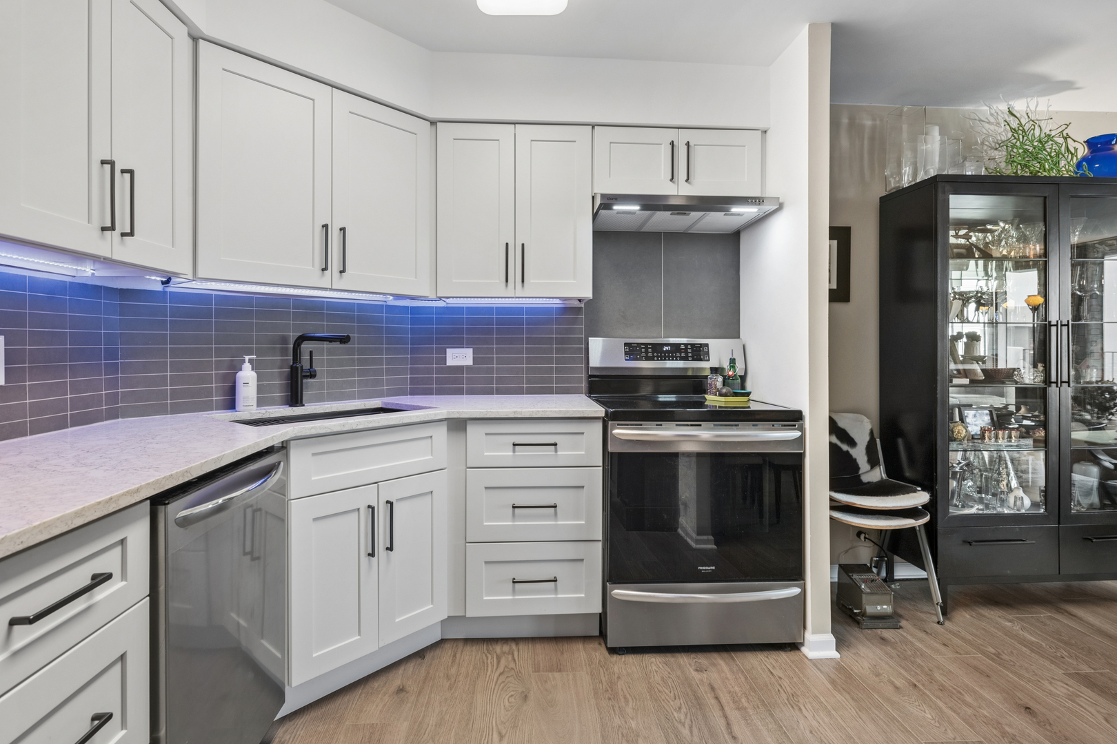6033 N SHERIDAN Road Unit: 39L