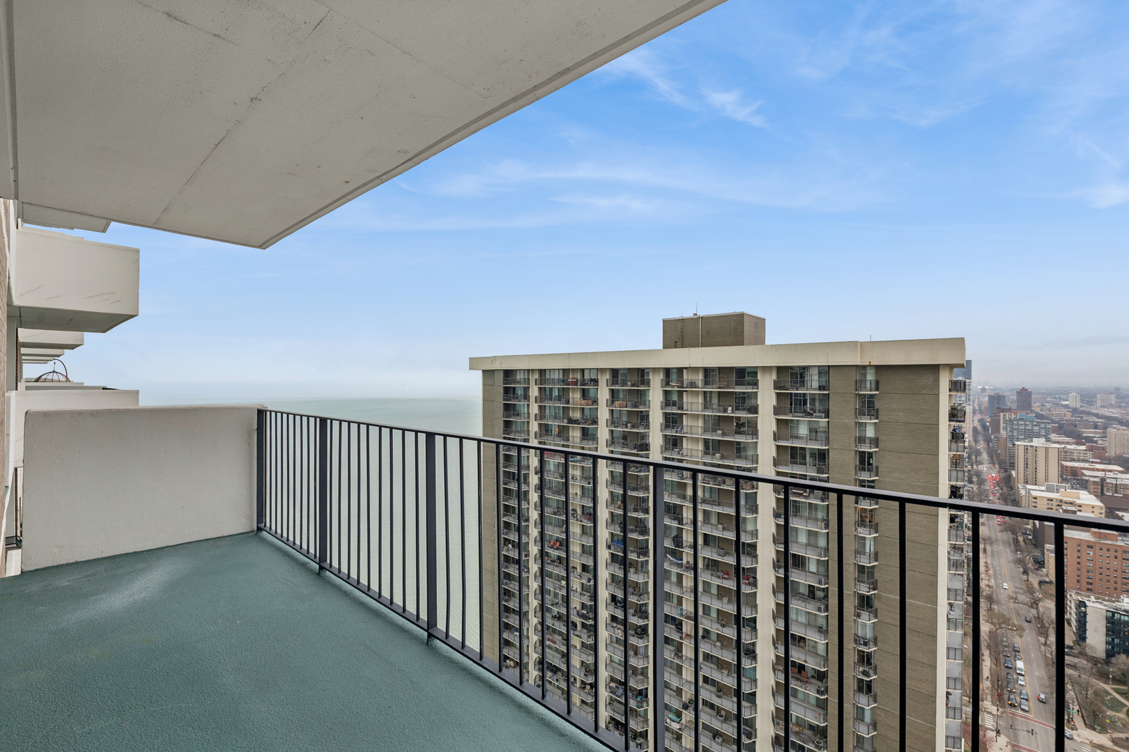 6033 N SHERIDAN Road Unit: 39L