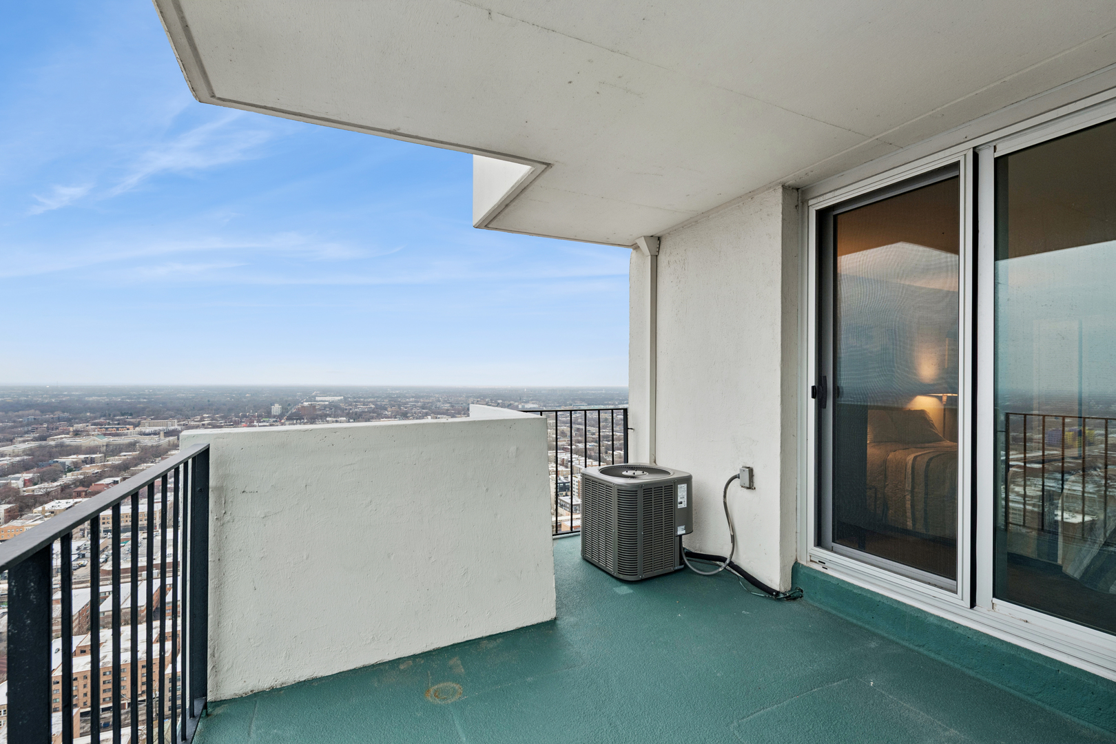 6033 N SHERIDAN Road Unit: 39L