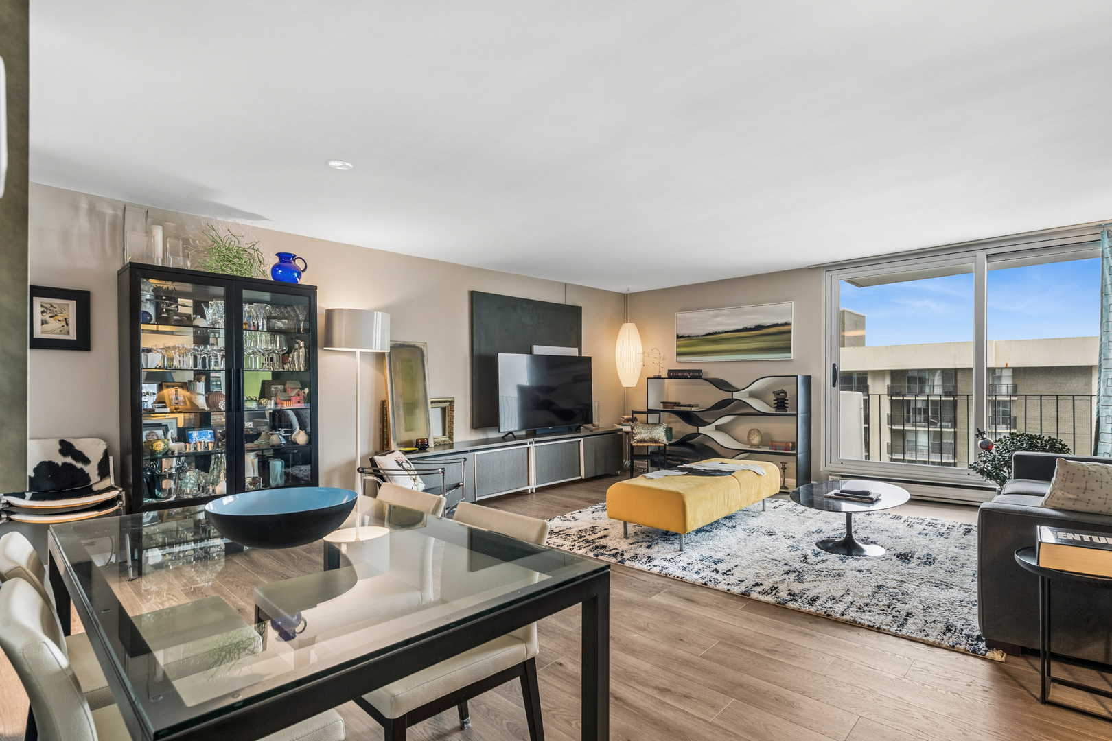 6033 N SHERIDAN Road Unit: 39L