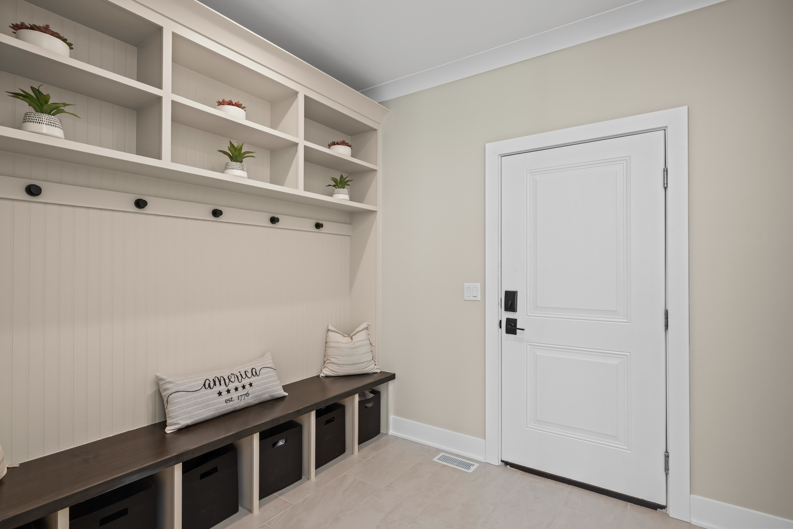 1222 N Walnut Avenue