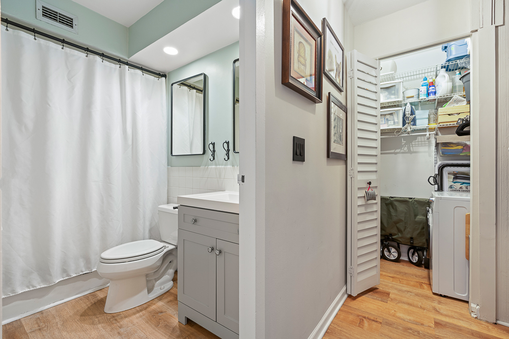 3033 N Sheridan Road Unit: 508