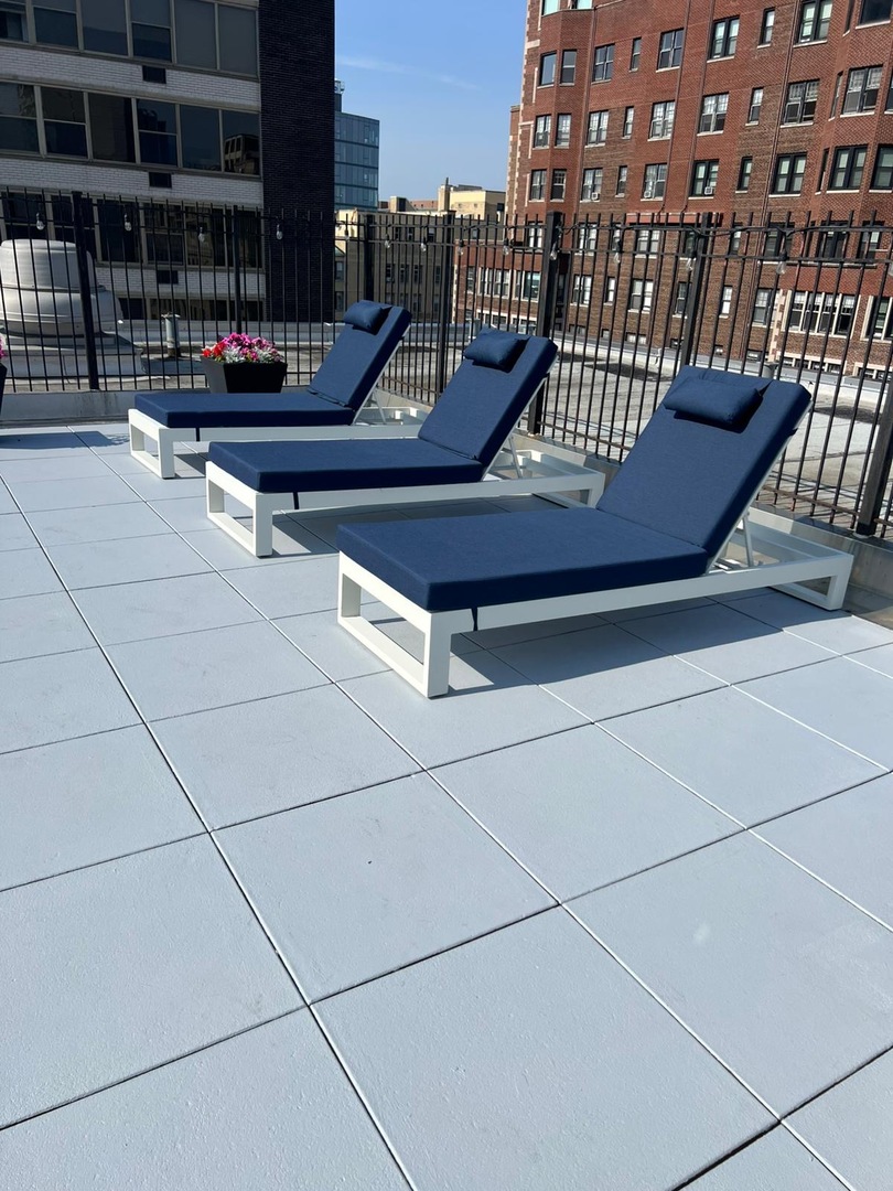 3033 N Sheridan Road Unit: 508