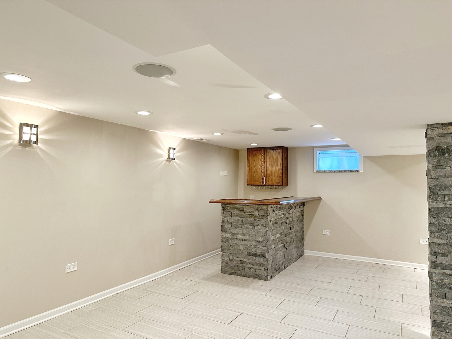 102 S ASHLAND Avenue