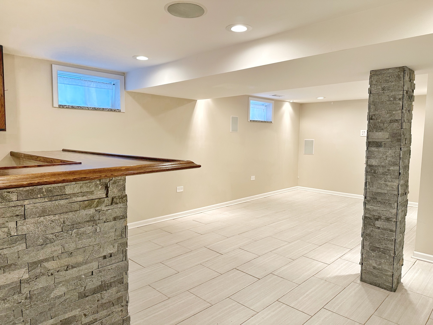 102 S ASHLAND Avenue