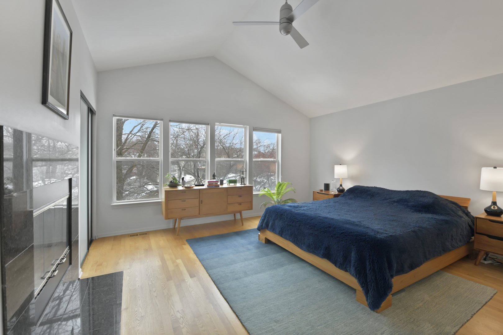 335 W Evergreen Avenue